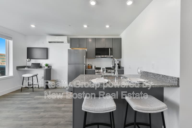 Lynn Condo: 585 Essex Street