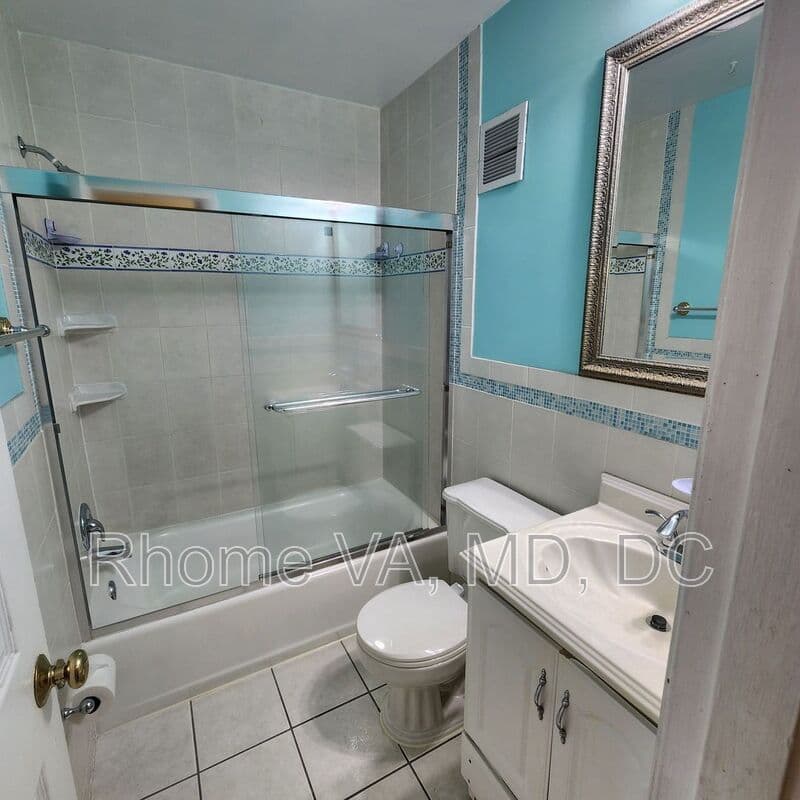 Fairfax Condo: 9473 Fairfax Blvd