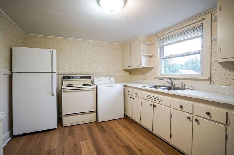 West Springfield Condo: 2385 Westfield St