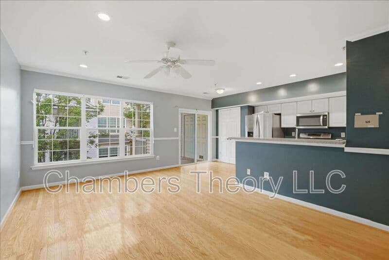 Silver Spring Condo: 11308 King George Dr