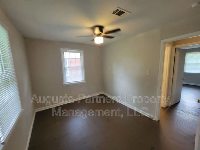 Augusta House: 2111 Dyer Street