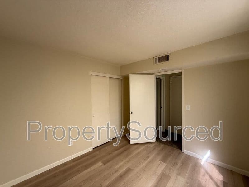 Modesto House: 317 De Vega Ct