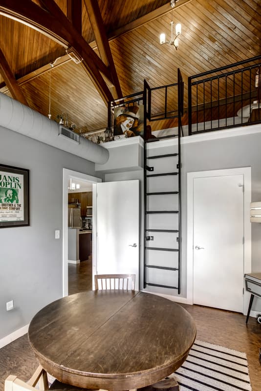 St. Louis Condo: 4301 Olive St