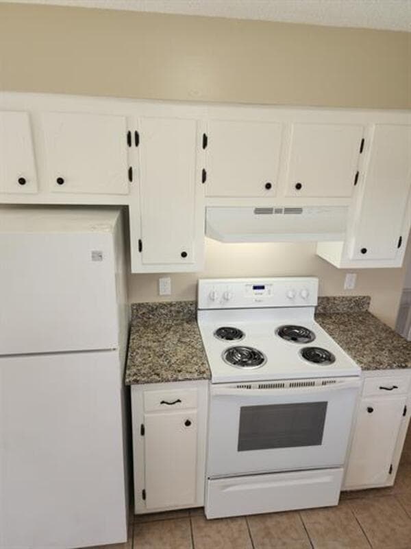 Hammond Condo: 42421 Deluxe Lake Drive - 4B