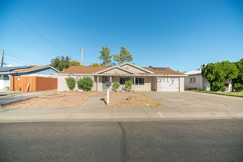 Gilbert House: 7 S Catalina St