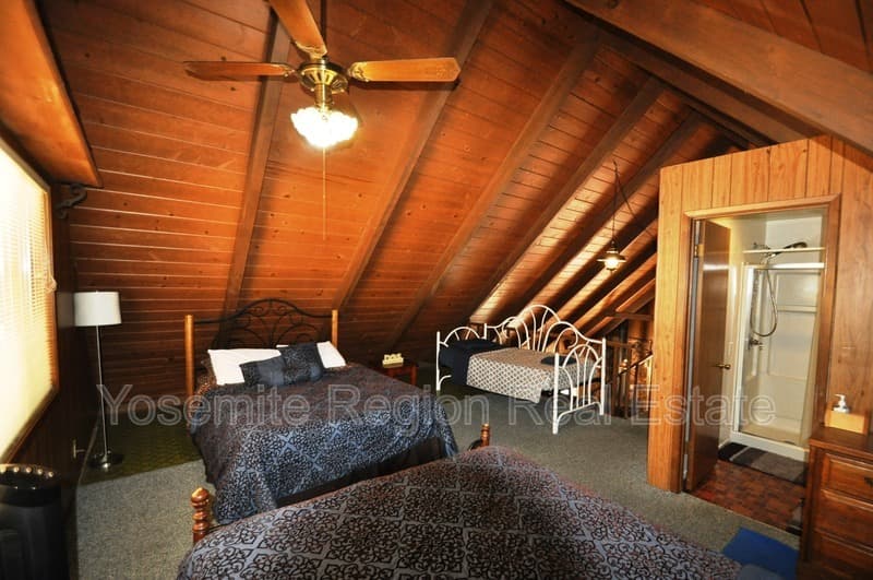 Groveland House: 20415 Pine Mountain Drive