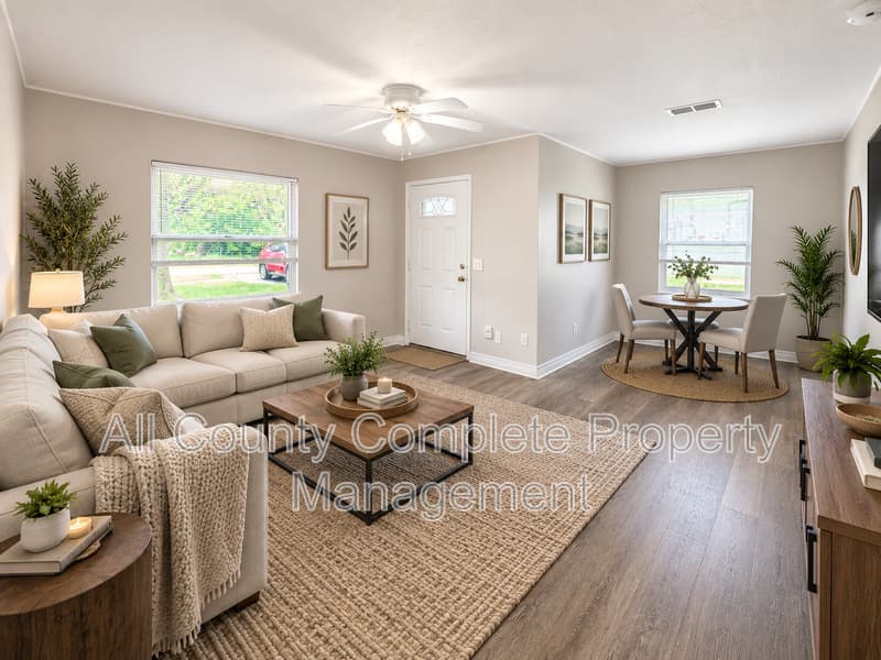 Jacksonville House: 10415 Briarcliff Rd E