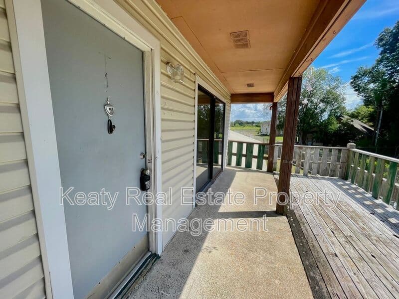 Lafayette House: 307 Cougar Ridge