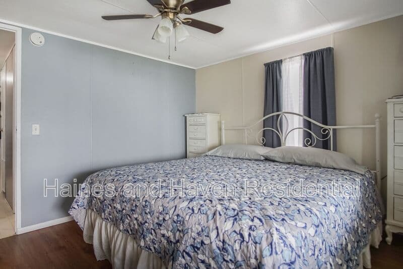 Haines City House: 3208 Lakeview Dr