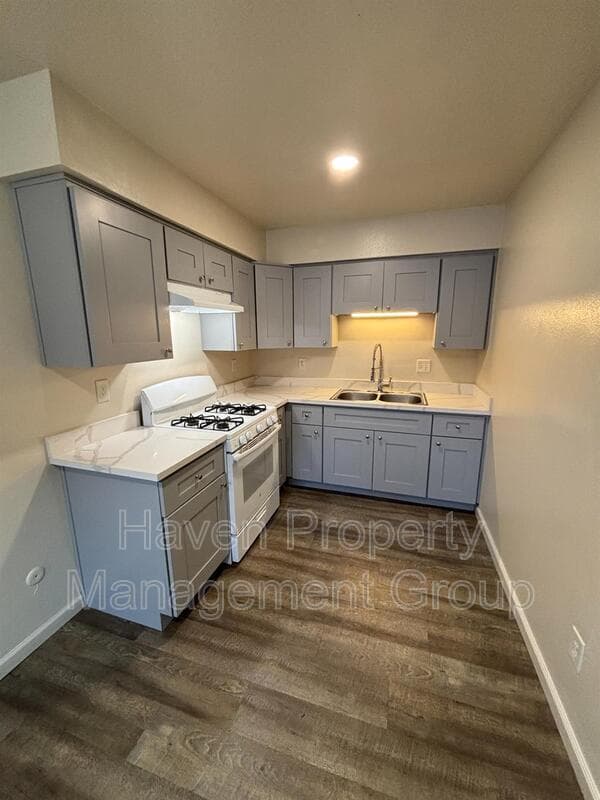 Modesto Condo: 816 Clementa Way
