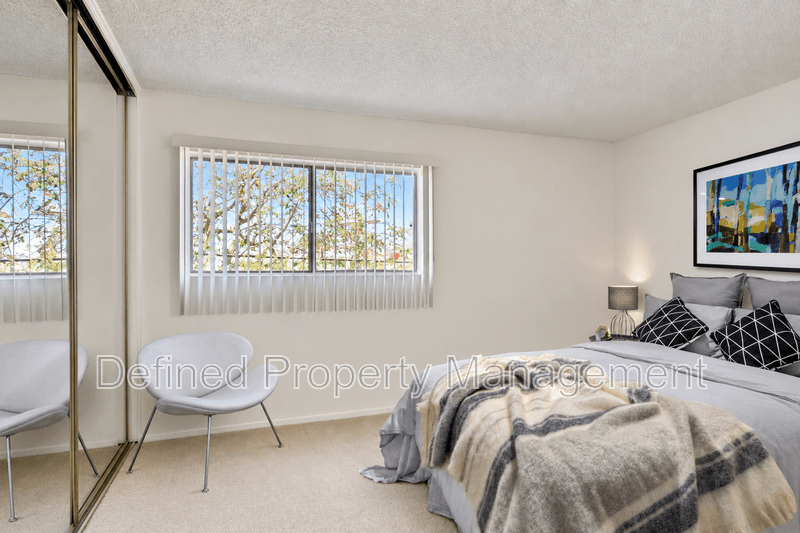 SHERMAN OAKS Condo: 14955 DICKENS ST