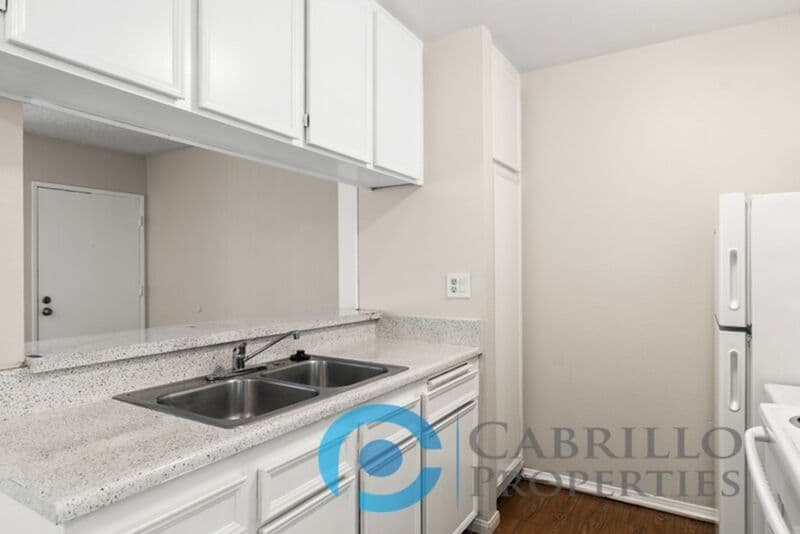 San Diego Condo: 4825 70th St.