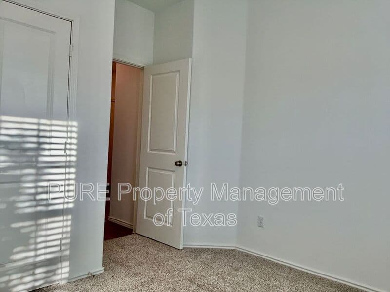 Georgetown House: 105 Blue Blaze Trl