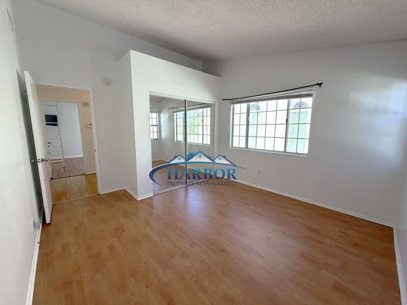 Compton House: 720 Matthisen Cir