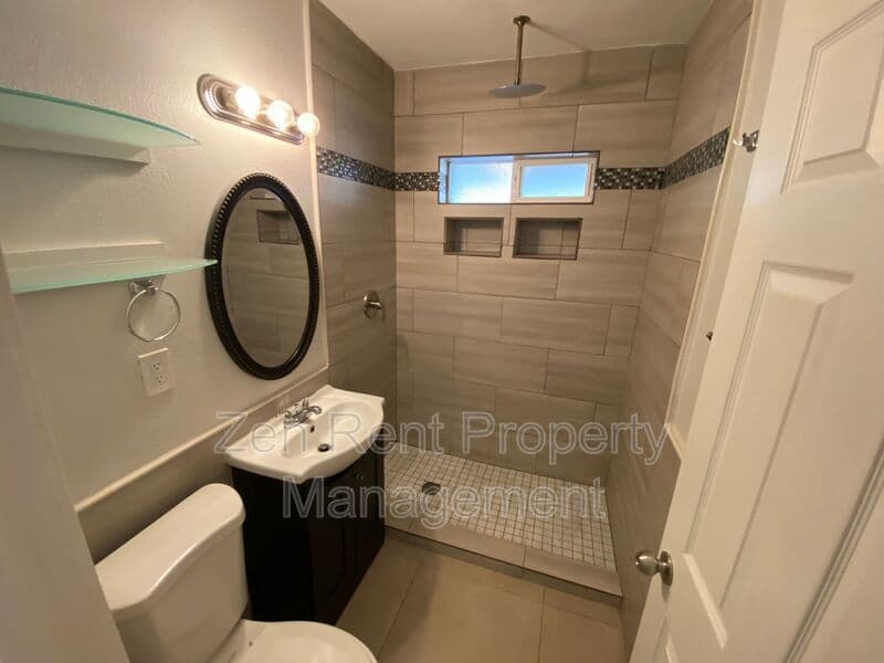 Phoenix House: 2032 W Medlock Drive
