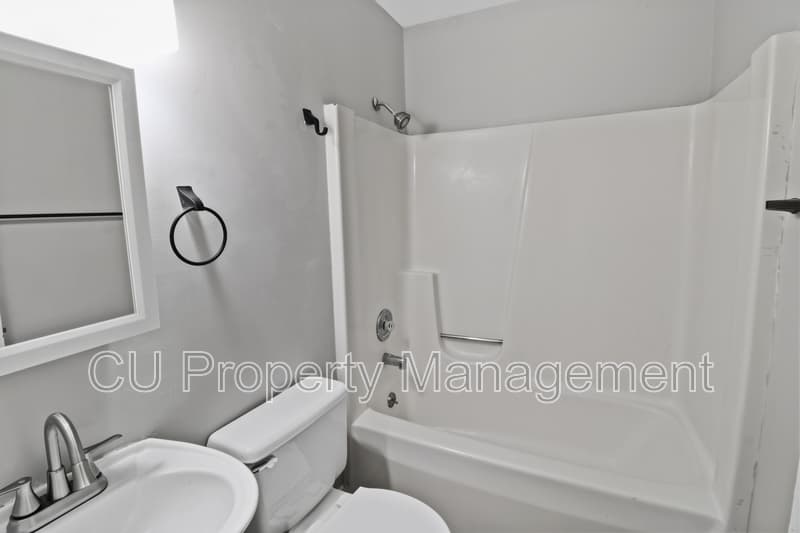 Champaign House: 3213 York