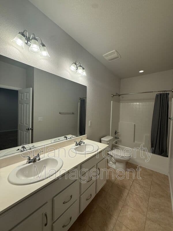 Dixon House: 1680 Gold Street