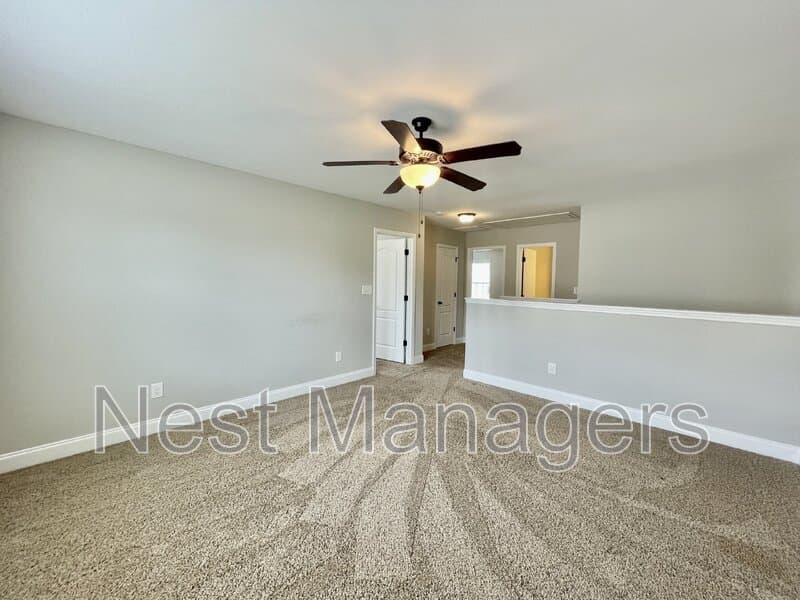 Hope Mills House: 5849 Crepe Myrtle Drive