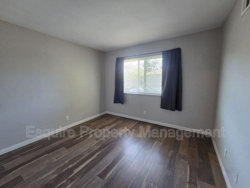 THOUSAND OAKS House: 646 AVENIDA DE LA PLATA