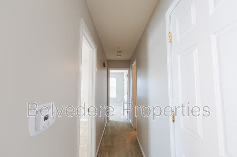 High Point House: 6121 Hedgecock Cir