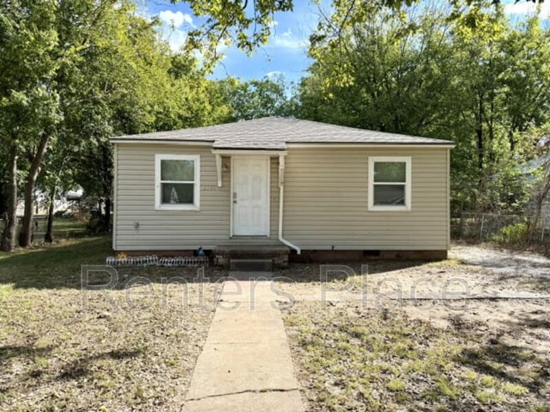 Tulsa House: 2129 N Quaker Ave.