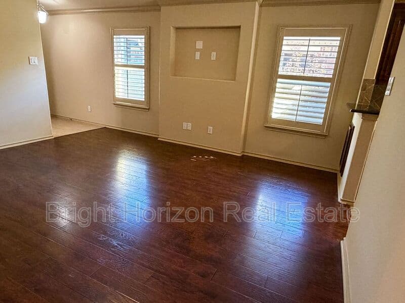 Fort Worth House: 5049 Britton Ridge Lane