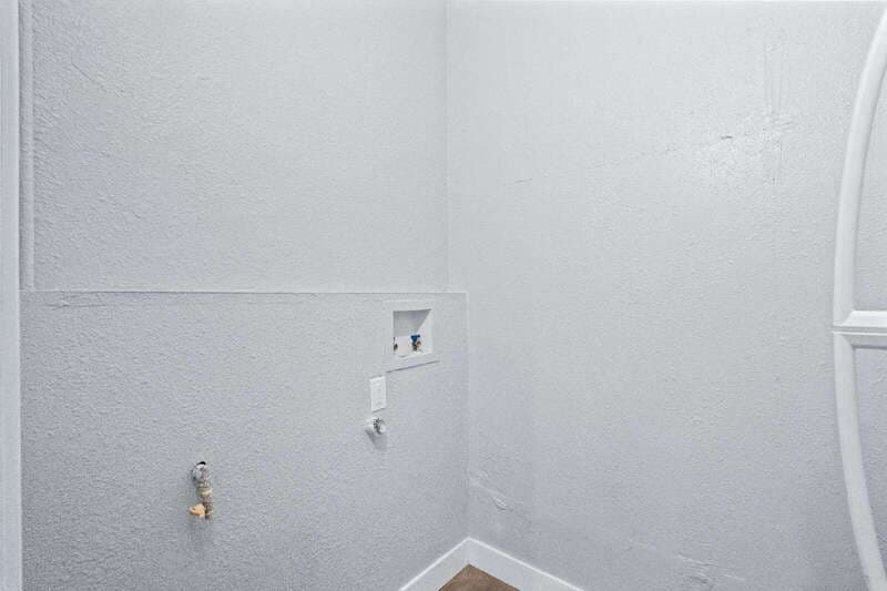 Sacramento House: 1516B McAllister Avenue
