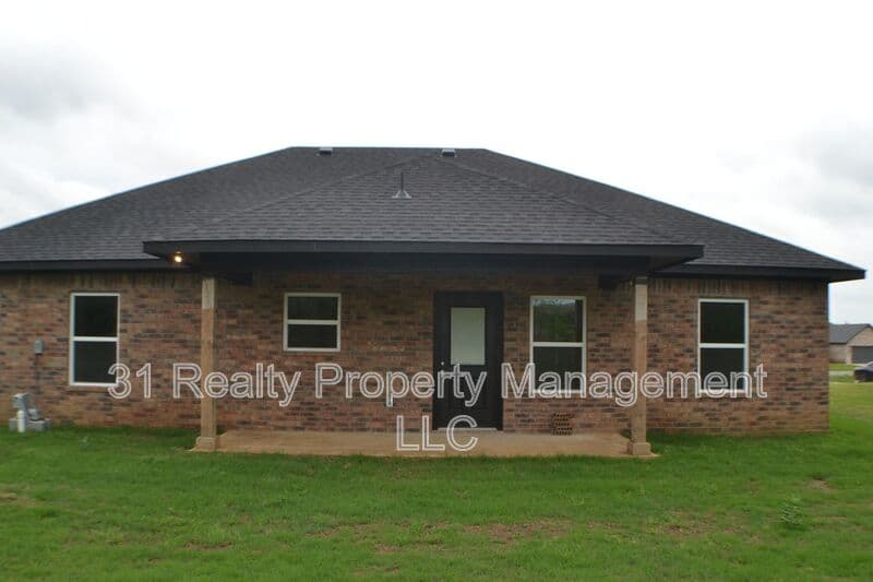 Durant House: 238 Western Hills Dr