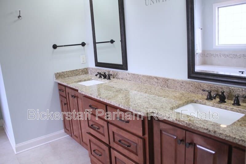 Columbus House: 7165 Bridgemill Drive