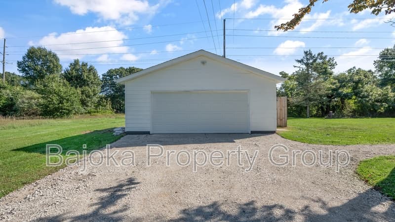Highland Township House: 3582 N Milford Road