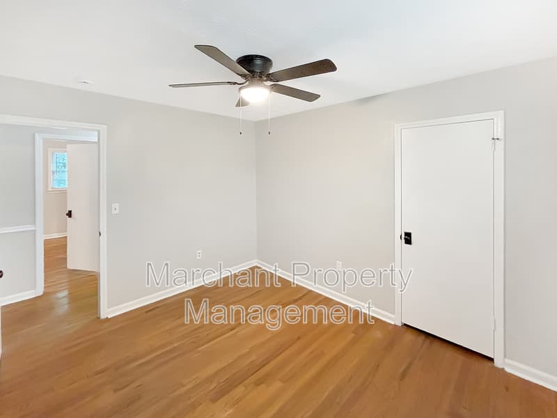 Taylors House: 15 Wood Circle