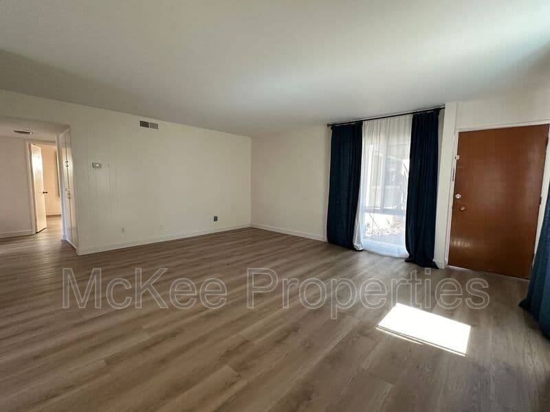 Coronado Condo: 540 G Avenue
