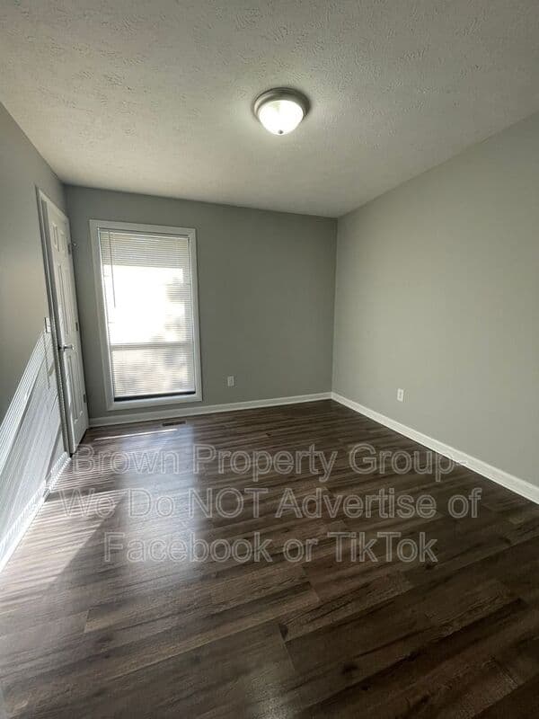 Fayetteville House: 6897 Kingsgate Dr