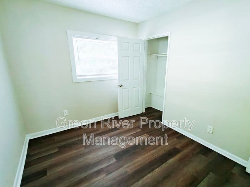 Jacksonville House: 2831 West 6th Street