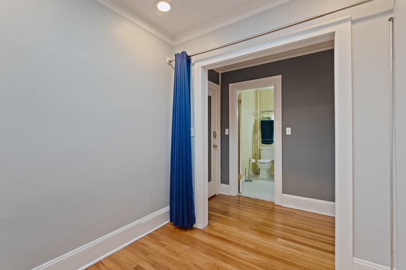 Seattle Condo: 321 Boylston Ave E