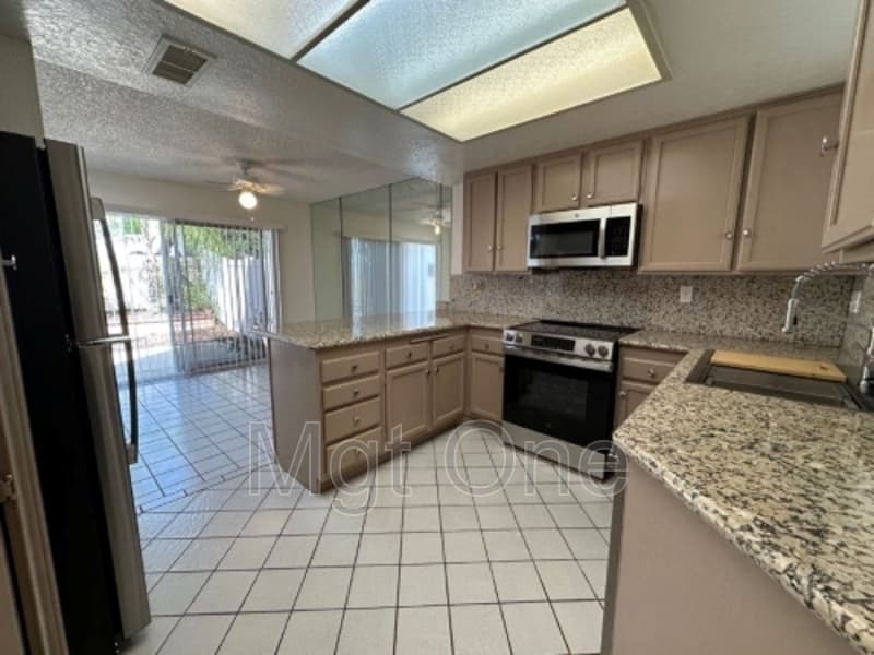 Mission Viejo House: 27721 Berwick
