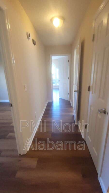 Huntsville House: 1021 Sandy Springs Rd NW