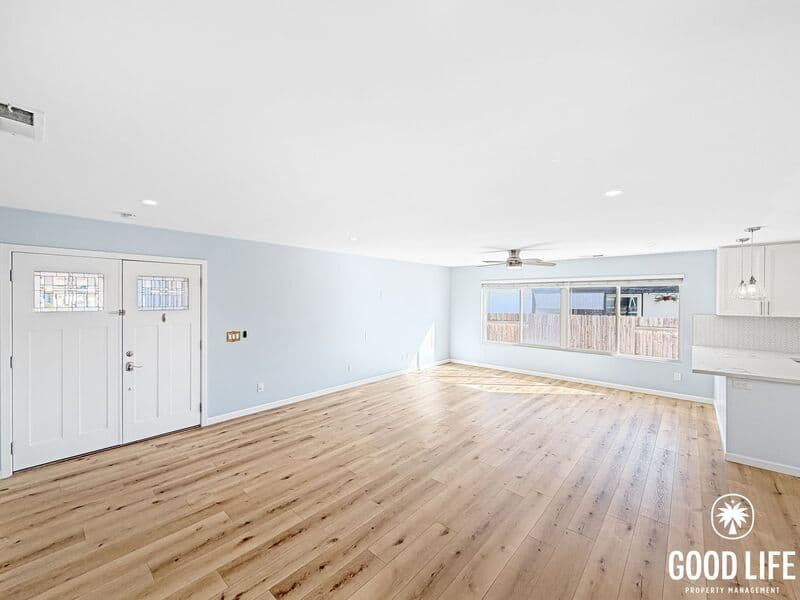 Santee House: 8617 Carlton Oaks Dr
