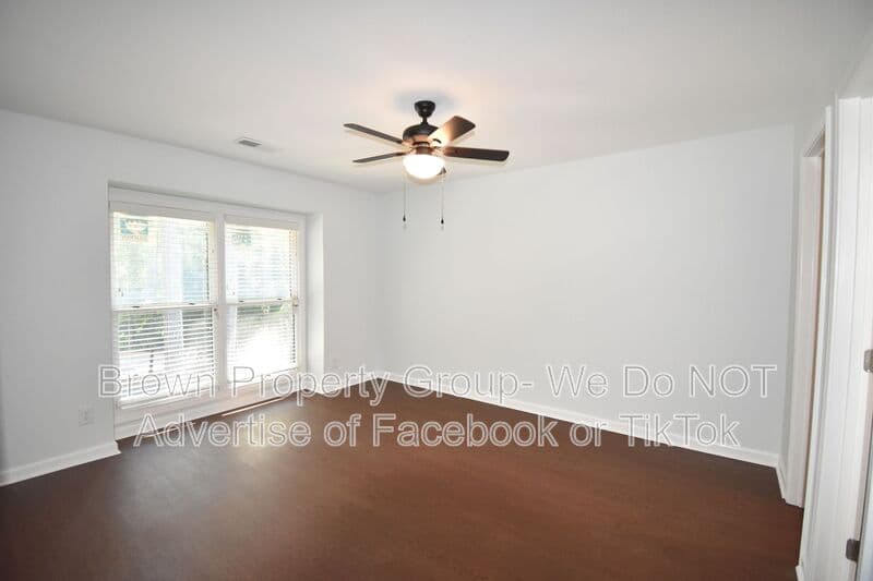 Fayetteville House: 1816 Tryon Dr