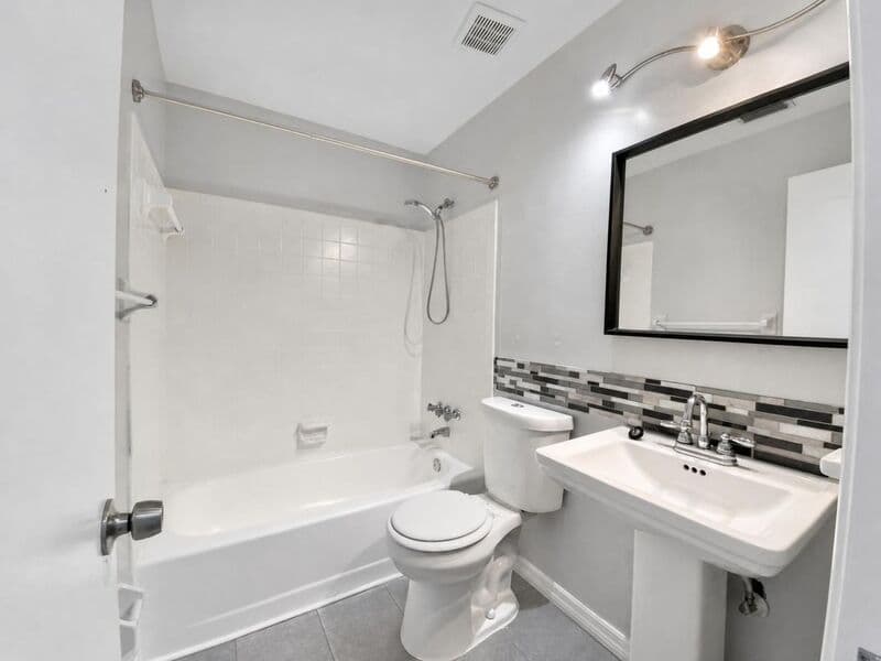 Lakeland House: 357 Santiago Court