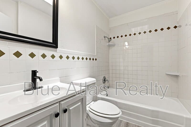 Dallas House: 6008 Golden Gate Drive