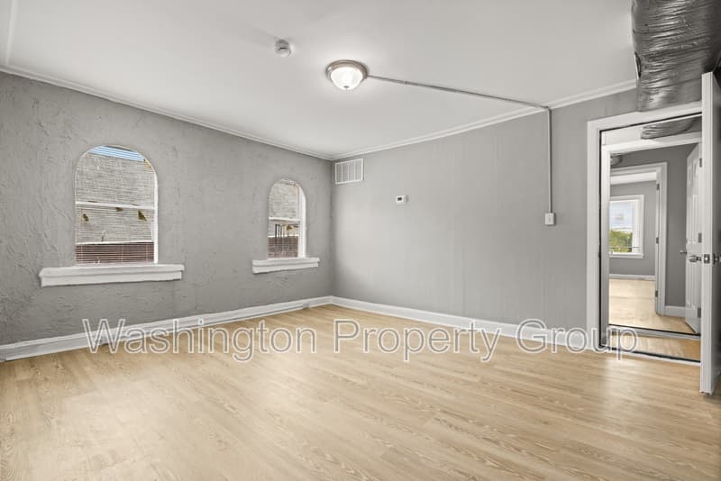 Baltimore House: 206 E 25th St
