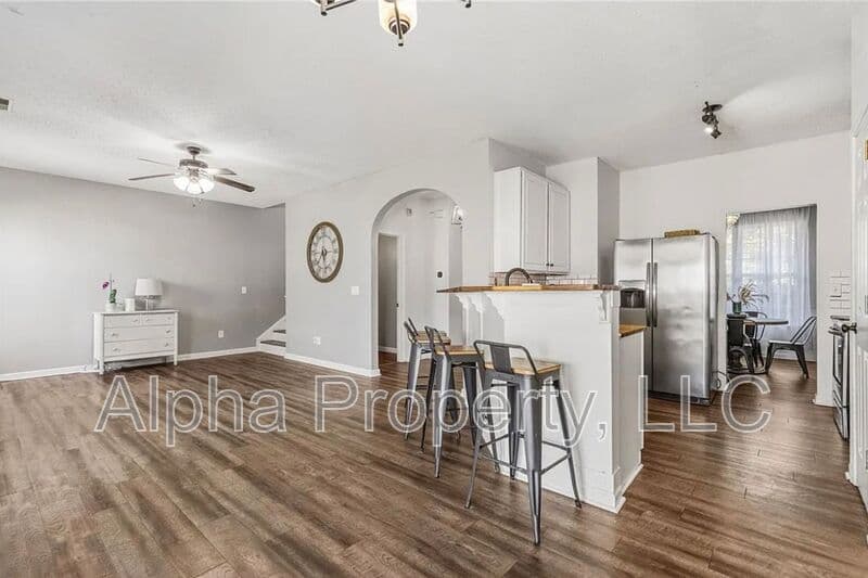 Easley House: 216 Edenberry Way