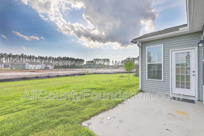 Summerville House: 431 Flat Rock Ln