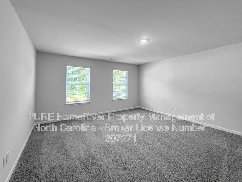 Winston Salem House: 4872 Mount Hope Dr