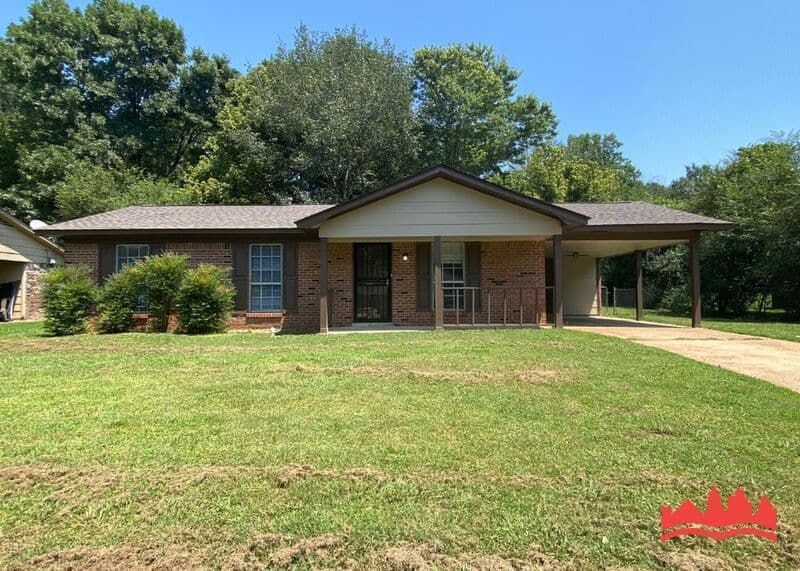Horn Lake House: 5870 Jackson Dr