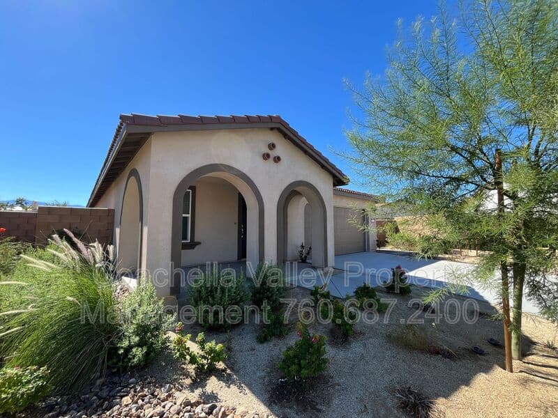 Indio House: 79225 Valor Ln