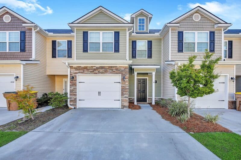 Richmond Hill House: 285 Cantle Dr