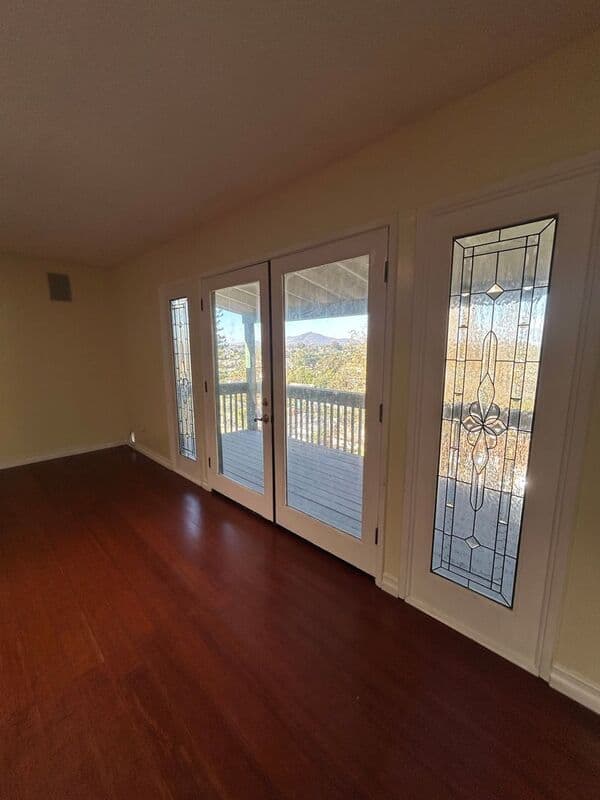 La Mesa House: 4040 Yale Ave