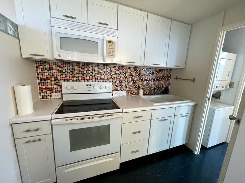 Pearl City Condo: 1060 Kamehameha Hwy.